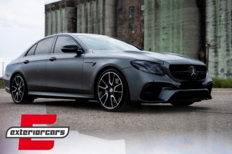 Bočni ukrasi AMG dizajn (piano crna) / Mercedes C-klasa W205 S205 E-klasa W213 S213, WOMBB