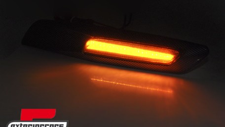 Bočni žmigavci LED F10 look (carbon/smoke) / BMW 1er E81 E82 E87 E88 (2007-2011) 3er E90 E91 E92 E93 (2004-2011) 5er E60 E61 (2003-2010), KBBM32