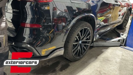 Bodykit Aero Black Knight dizajn (carbon look) / BMW X5 G05 (2018-2022), CBBMG05MPAEROCF