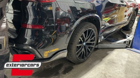 Bodykit Aero Black Knight dizajn (carbon look) / BMW X5 G05 (2018-2022), CBBMG05MPAEROCF