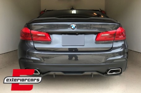 Difuzor zraka & nastavci auspuha 540 M-Performance dizajn (carbon look) / BMW serije 5 G30 G31 (2017-2024), RDBMG30MPCF
