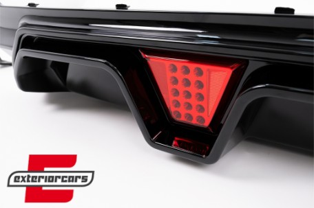 Difuzor zraka sa LED M5 CS dizajn (piano crna) / BMW serije 5 G30 G31 limuzina karavan (2017-2023), RDBMG30M5LED