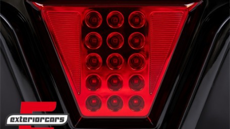 Difuzor zraka sa LED M5 CS dizajn (piano crna) / BMW serije 5 G30 G31 limuzina karavan (2017-2023), RDBMG30M5LED