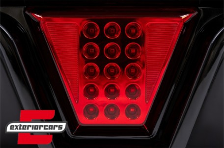 Difuzor zraka sa LED M5 CS dizajn (piano crna) / BMW serije 5 G30 G31 limuzina karavan (2017-2023), RDBMG30M5LED