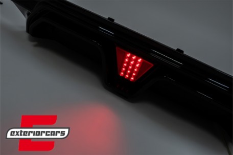 Difuzor zraka sa LED M5 CS dizajn (piano crna) / BMW serije 5 G30 G31 limuzina karavan (2017-2023), RDBMG30M5LED