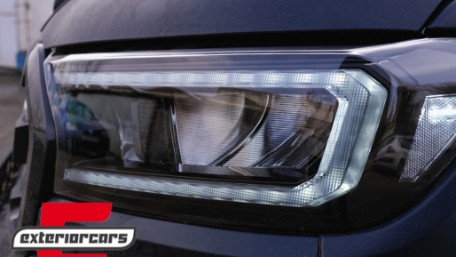 Full LED prednja svjetla LightBar SEQ žmigavci (crna) / Ford Ranger (2015-2022), LPFO93