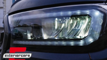 Full LED prednja svjetla LightBar SEQ žmigavci (crna) / Ford Ranger (2015-2022), LPFO93