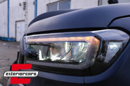 Full LED prednja svjetla LightBar SEQ žmigavci (crna) / Ford Ranger (2015-2022), LPFO93