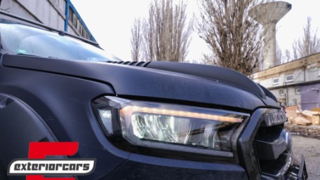 Full LED prednja svjetla LightBar SEQ žmigavci (crna) / Ford Ranger (2015-2022), LPFO93