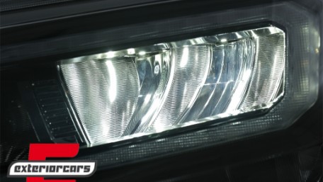 Full LED prednja svjetla LightBar SEQ žmigavci (crna) / Ford Ranger (2015-2022), LPFO93