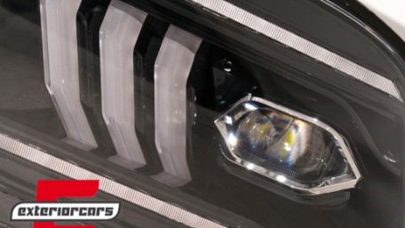 Full LED prednja svjetla SEQ žmigavci (crna) / Ford Mustang V (2004-2009), LPFO99