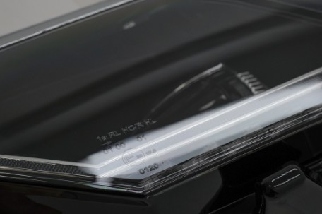 Full LED prednja svjetla SEQ žmigavci Matrix look / VW Passat B8 3G (2014-2019), LPVX13