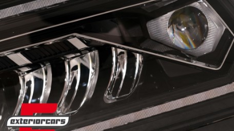 Full LED prednji farovi SEQ žmigavci (crna) / Ford Mustang V (2004-2009), HLFOMUFLED