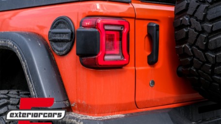 Full LED stražnja svjetla Dinamički StartUp & SEQ žmigavci (crvena) / Jeep Wrangler JL (2018-2023), LDCH34