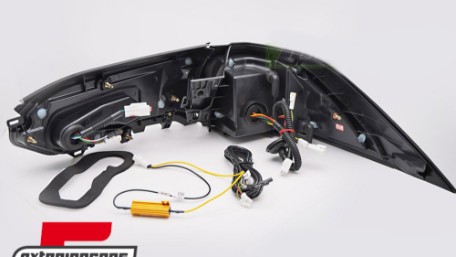 Full LED stražnja svjetla SEQ žmigavci (crna) / Toyota RAV4 (2019-2025), LDTO31