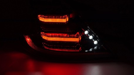 Full LED stražnja svjetla SEQ žmigavci (crna/smoke) / Nissan 370Z (2009-2020), LDNI13