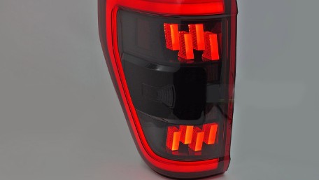 Full LED stražnja svjetla SEQ žmigavci (crvena) / Ford F150 XIV (2020-2023), LDFOA4