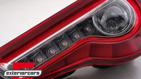 Full LED stražnja svjetla SEQ žmigavci (crvena) / Toyota GT86 (2012-2021), LDTO53