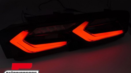 Full LED stražnja svjetla SEQ žmigavci (crvena/crna) / Chevrolet Camaro (2019-2024), LDCT09