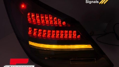 Full LED stražnja svjetla SEQ žmigavci (crvena/crna) / Mercedes C klasa W205 limuzina (2014-2021), LDMEG7