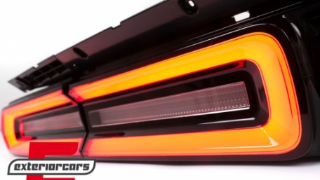 Full LED stražnja svjetla SEQ žmigavci (crvena/kristal) / Dodge Challenger (2008-2014), TLDOGCHA3