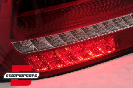 Full LED stražnja svjetla SEQ žmigavci (crvena/kristal) / Mercedes C-klasa W203 (2000-2004) limuzina, LDMED4
