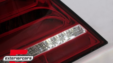 Full LED stražnja svjetla SEQ žmigavci (crvena/kristal) / Mercedes C-klasa W203 (2000-2004) limuzina, LDMED4