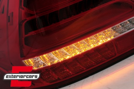 Full LED stražnja svjetla SEQ žmigavci (crvena/kristal) / Mercedes C-klasa W203 (2000-2004) limuzina, LDMED4