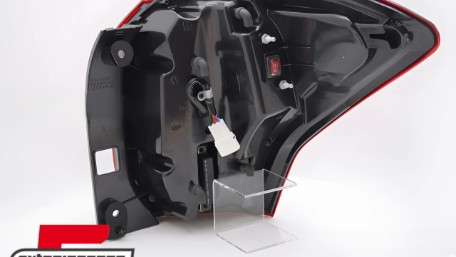 Full LED stražnja svjetla SEQ žmigavci (crvena/kristal) / Subaru Forester IV (2013-2018), LDSU01