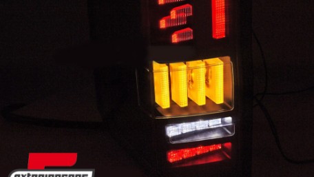 Full LED stražnja svjetla SEQ žmigavci (crvena/smoke) / MAN TGE VW Crafter II (2017-), LDVWU2