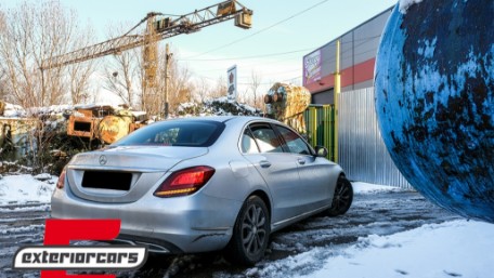 Full LED stražnja svjetla SEQ žmigavci Facelift dizajn (crvena/kristal) / Mercedes C-klasa W205 limuzina (2014-2018), LDMEC9