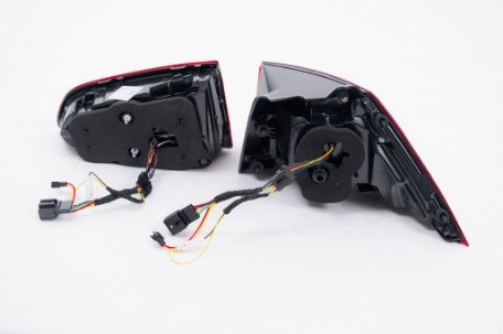 Full LED stražnja svjetla SEQ žmigavci LASER look (crvena) / VW Golf 7 & 7.5 VII (2012-2019), LDVWW6