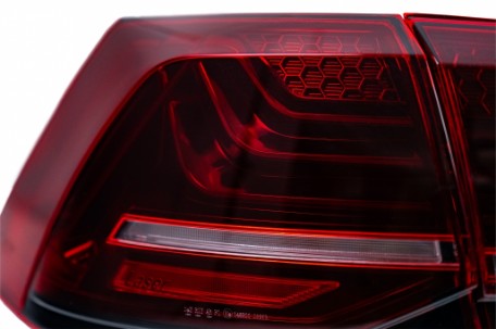 Full LED stražnja svjetla SEQ žmigavci LASER look (crvena) / VW Golf 7 & 7.5 VII (2012-2019), LDVWW6