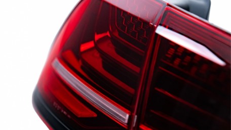 Full LED stražnja svjetla SEQ žmigavci LASER look (crvena) / VW Golf 7 & 7.5 VII (2012-2019), LDVWW6