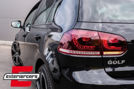 Full LED stražnja svjetla SEQ žmigavci R20 dizajn (crvena/kristal) / VW Golf 6 VI (2008-2013), LDVWU7