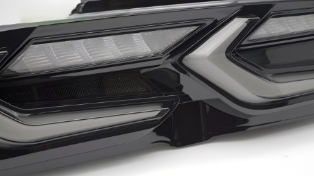 Full LED stražnja svjetla SEQ žmigavci (smoke/crna) / Chevrolet Camaro (2019-2024), LDCT10