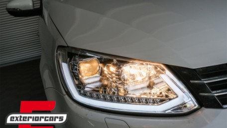 LED prednja svjetla TubeLight SEQ žmigavci (chrome) / Volkswagen Touran (08.2010-2015), LPVWS3
