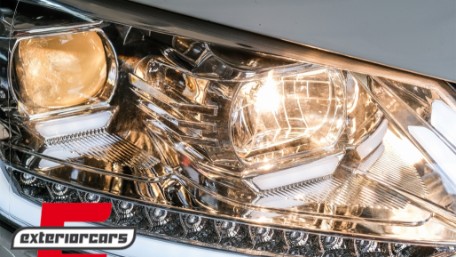 LED prednja svjetla TubeLight SEQ žmigavci (chrome) / Volkswagen Touran (08.2010-2015), LPVWS3