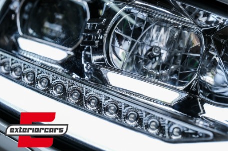 LED prednja svjetla TubeLight SEQ žmigavci (chrome) / Volkswagen Touran (08.2010-2015), LPVWS3