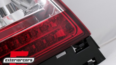 LED stražnja svjetla (crvena/kristal) / Audi A4 B5 (1994-09.2000) limuzina, LDAU25