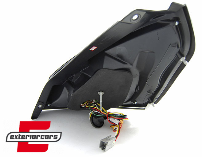 LED stražnja svjetla (crvena/kristal) / Ford Fiesta Mk7 Facelift (2012-2016) hatchback, LDFO49