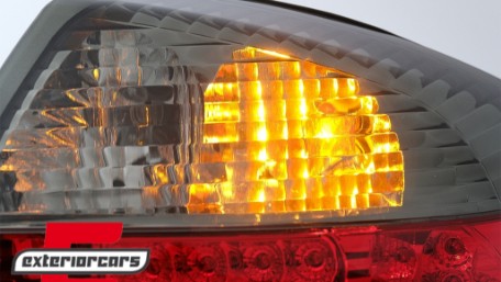 LED stražnja svjetla (crvena/smoke) / Audi A4 B6 (2000-2004) limuzina, LDAU80