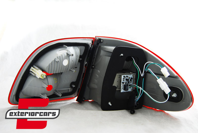 LED stražnja svjetla (crvena/smoke) / Mercedes E-klasa S211 karavan (2002-2006), LDME82
