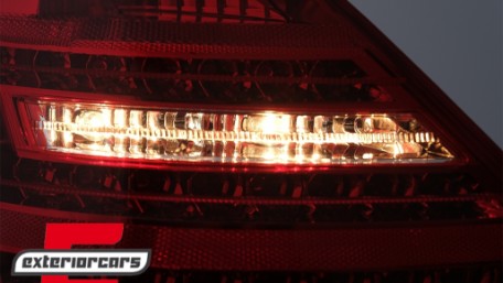 LED stražnja svjetla Facelift dizajn (crvena/kristal) / Mercedes S-klasa W221 (2005-2009), LDME50