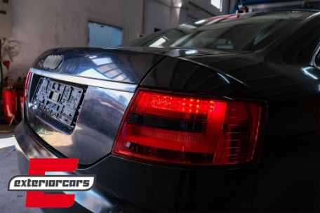 LED stražnja svjetla LedBar dizajn (crvena/smoke) / Audi A6 C6 4F limuzina (2004-07.2008), LDAUG6