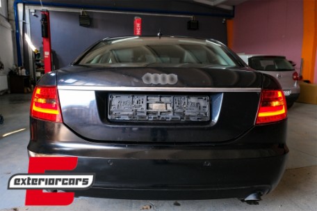 LED stražnja svjetla LedBar dizajn (crvena/smoke) / Audi A6 C6 4F limuzina (2004-07.2008), LDAUG6