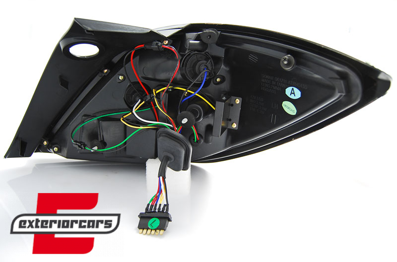 LED stražnja svjetla LightBar (crvena/kristal) / Opel Astra H GTC 3V (2005-2009), LDOP48