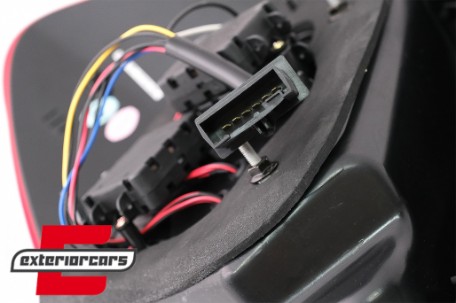 LED stražnja svjetla LightBar dizajn (crvena/kristal) / BMW serije 1 E81 E87 (2004-08.2007), LDBM82