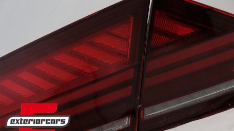 LED stražnja svjetla LightBar Facelift dizajn (crvena/smoke) / Audi A7 4G (2010-2014), TLAUA74G