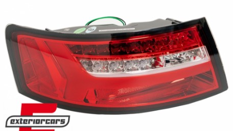 LED stražnja svjetla SEQ žmigavci Facelift dizajn (crvena/kristal) / Audi A6 4F2 C6 limuzina (2008-2011), LDAUF2
